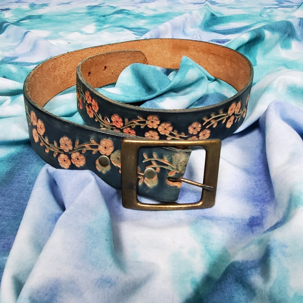 Leather flower belt with brass buckle